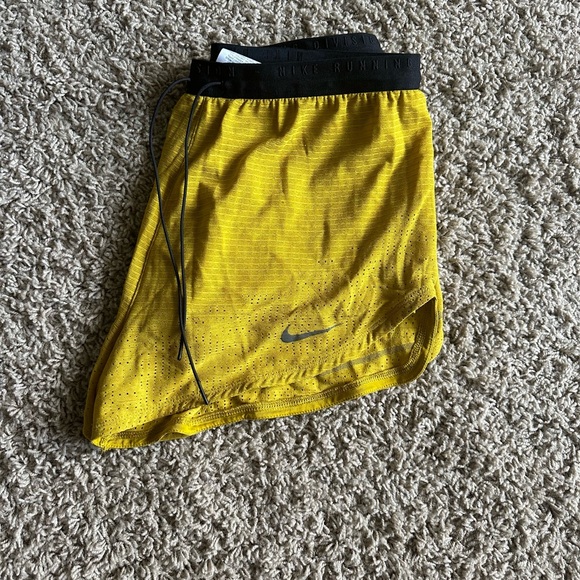 Nike Running 2” shorts with liner - Picture 1 of 6